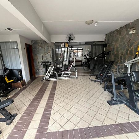 Alto do Bueno 4quartos 16 pessoas Rua do bar Mercatto! Goiânia Exterior foto